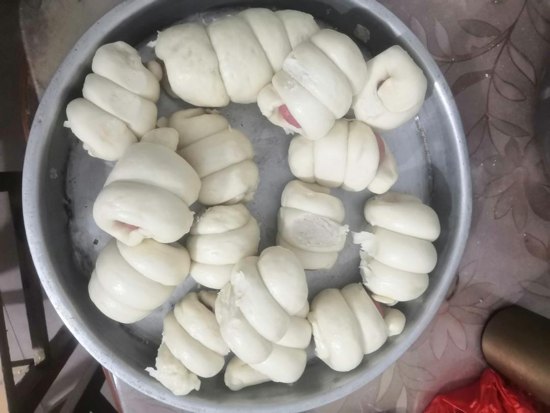 包子店人气早点，肠仔馒头，附详细过程图
