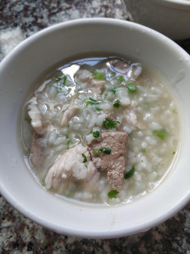 小葱19做的生滚猪肝瘦肉粥