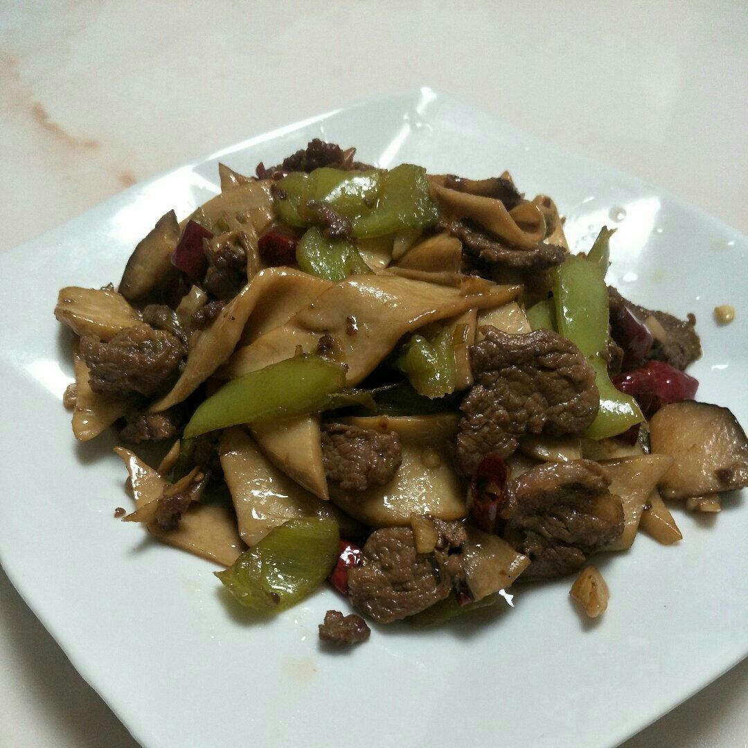 鸡腿菇炒肉