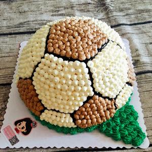 足球蛋糕的做法 步骤5