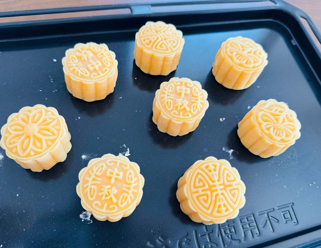 广式月饼—蛋黄莲蓉月饼