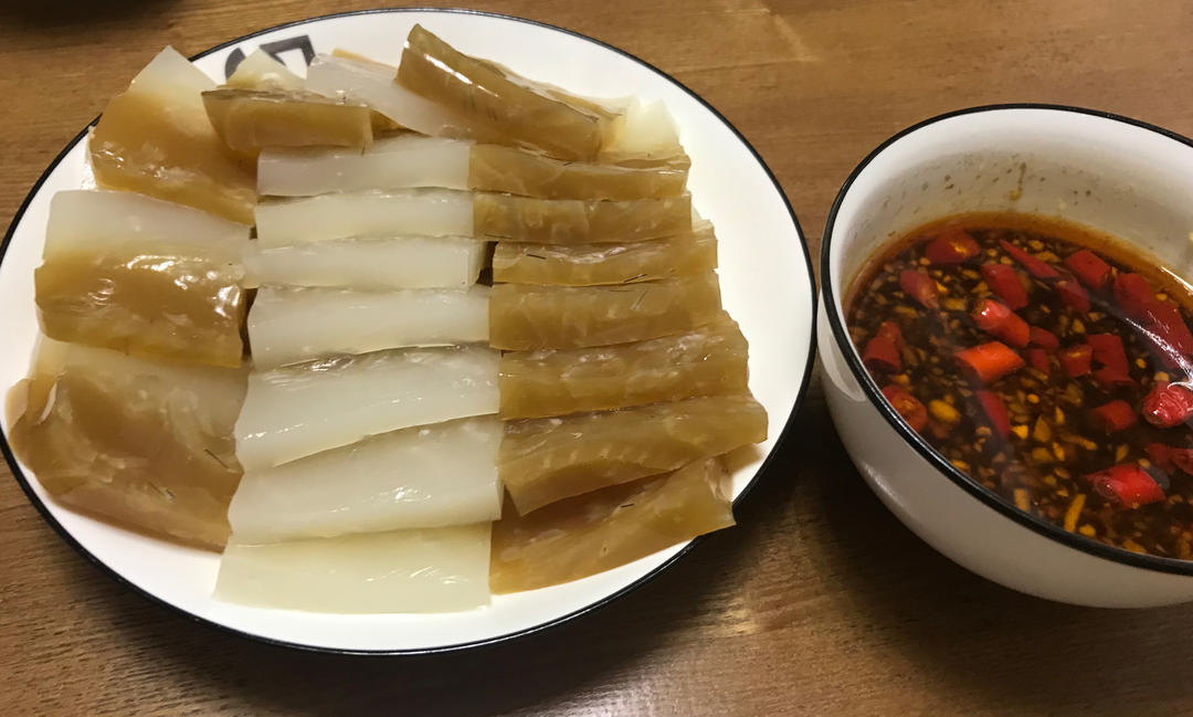 双色肉皮冻
