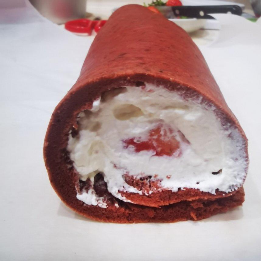 红丝绒草莓蛋糕卷【北鼎烤箱菜谱】