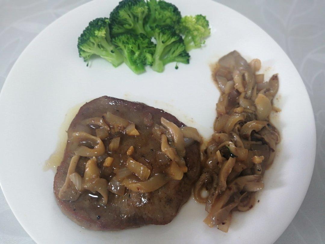 洋葱煎牛排