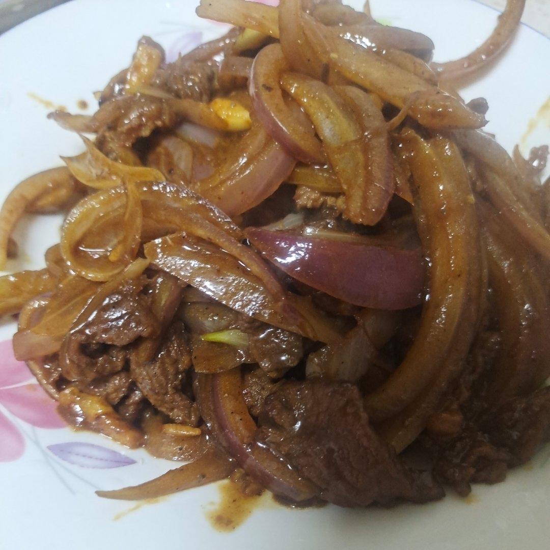 洋葱炒牛肉