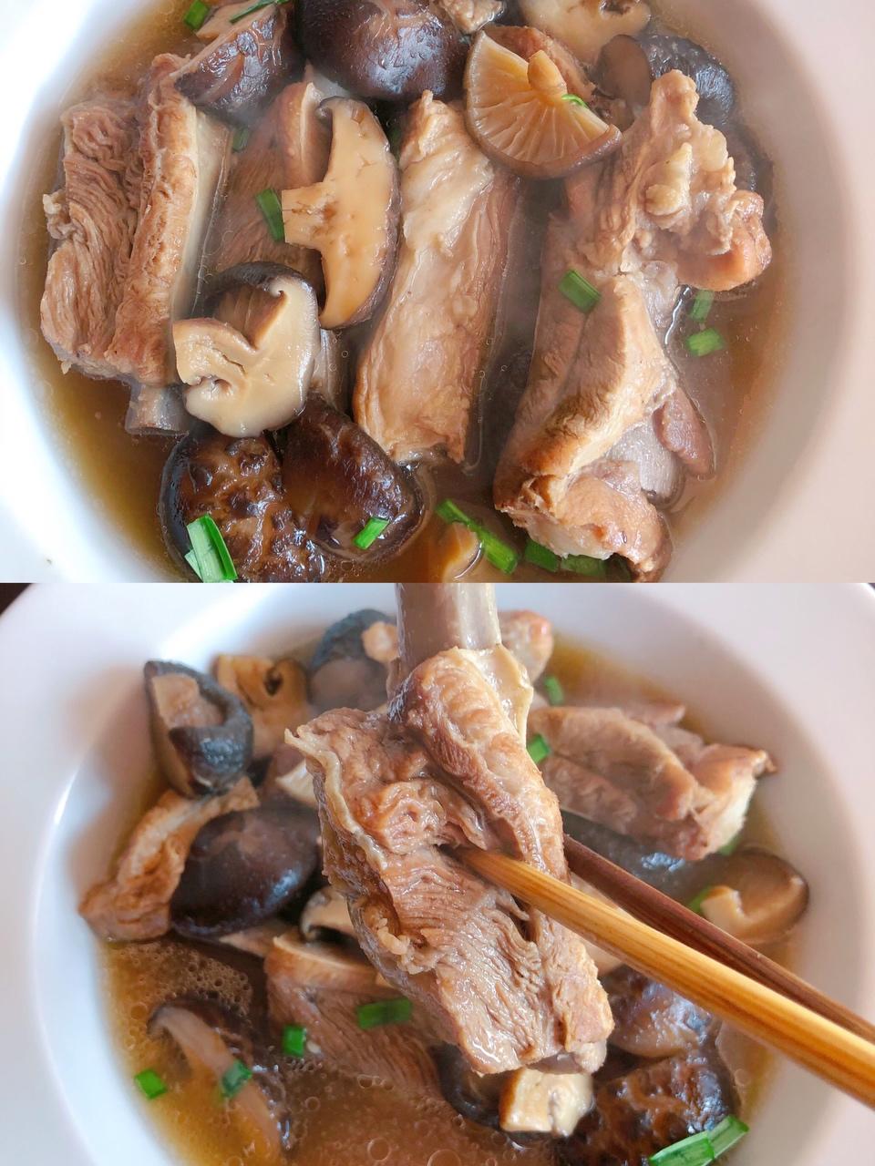 香菇炖排骨🔥的做法