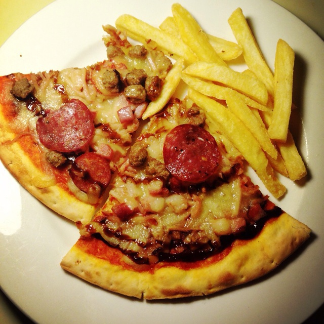 薄饼脆皮火腿pizza