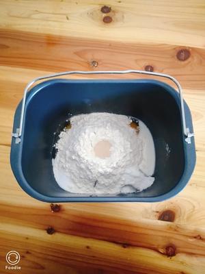 蜂蜜椰蓉蒸面包的做法 步骤1