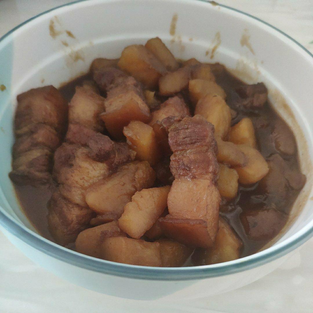 红烧肉炖土豆