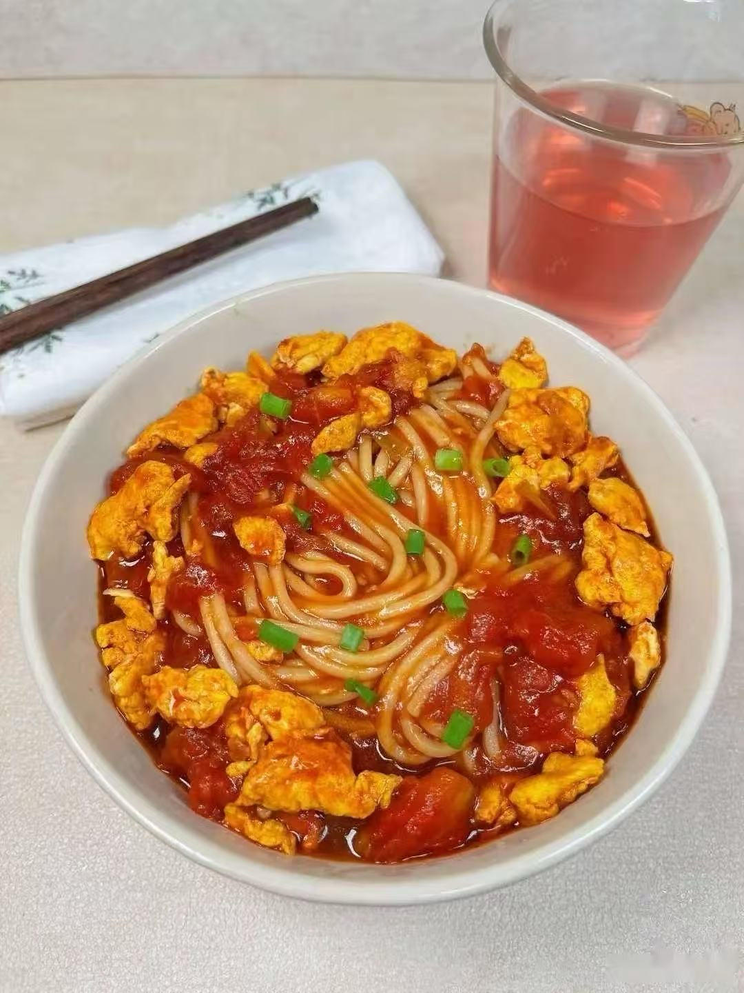 极简主义的番茄鸡蛋面