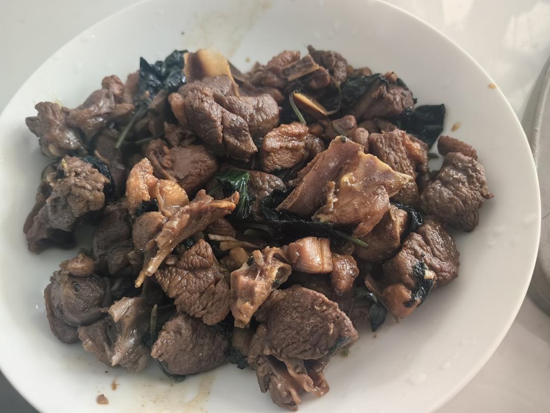 紫苏焖鸭