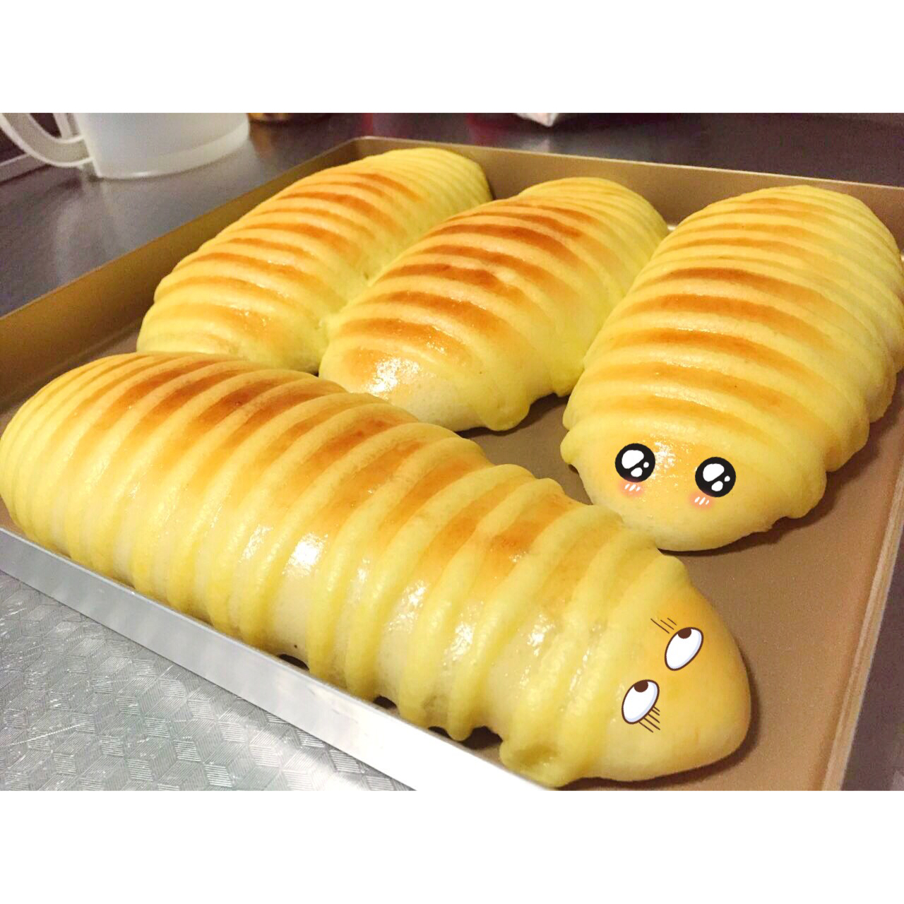 0静水微澜0做的毛毛虫面包