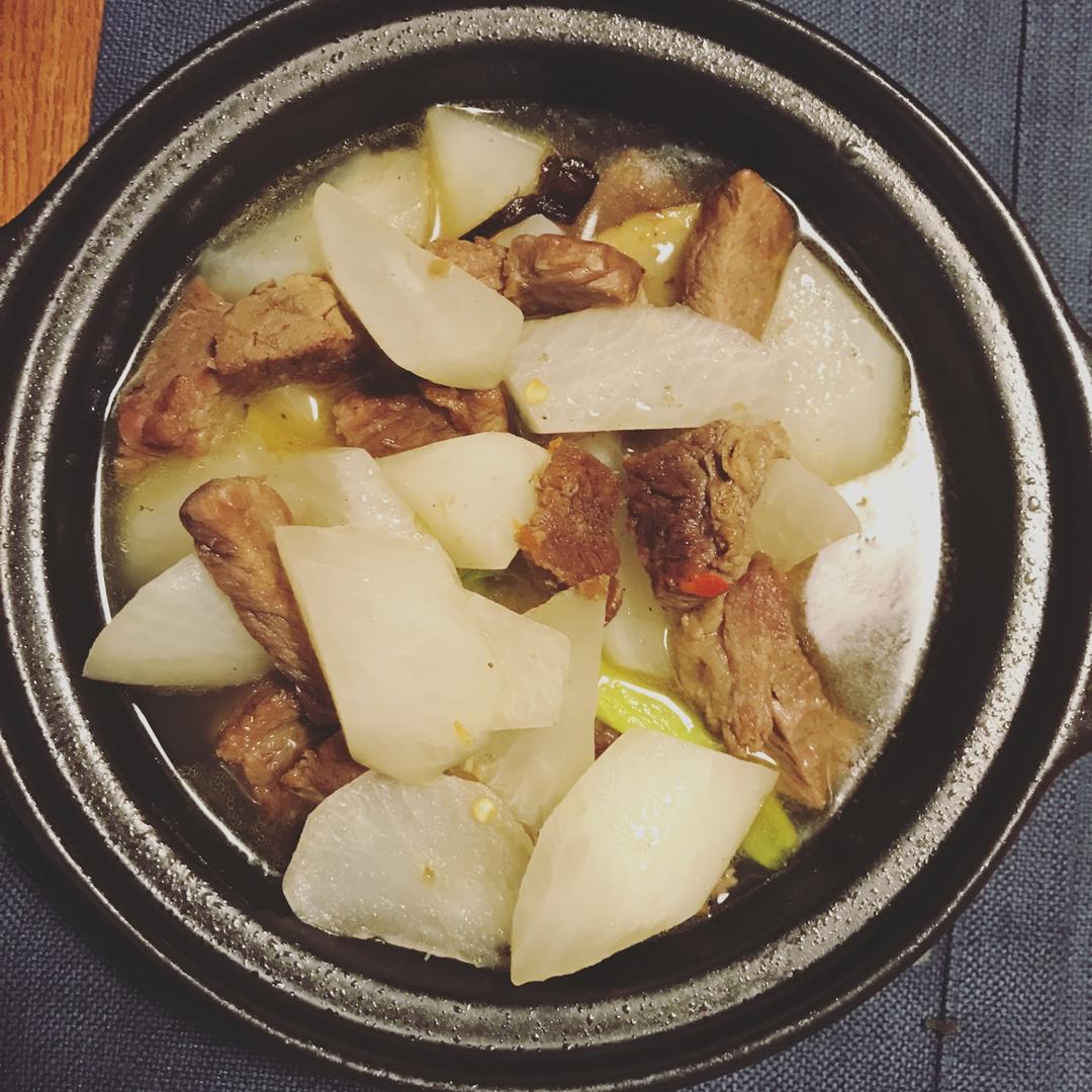 萝卜牛腩煲