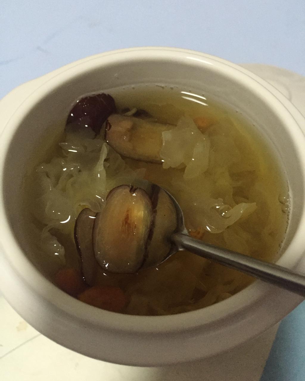 冰糖银耳糖水