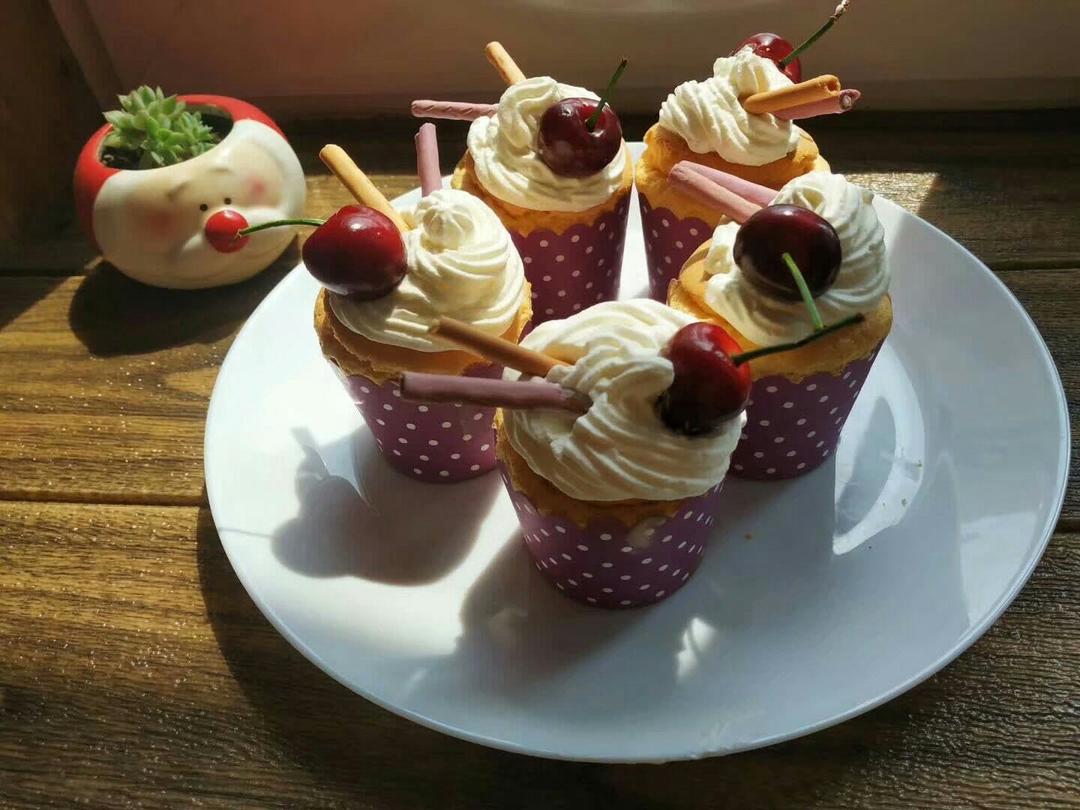 纸杯蛋糕 8寸戚风蛋糕的量