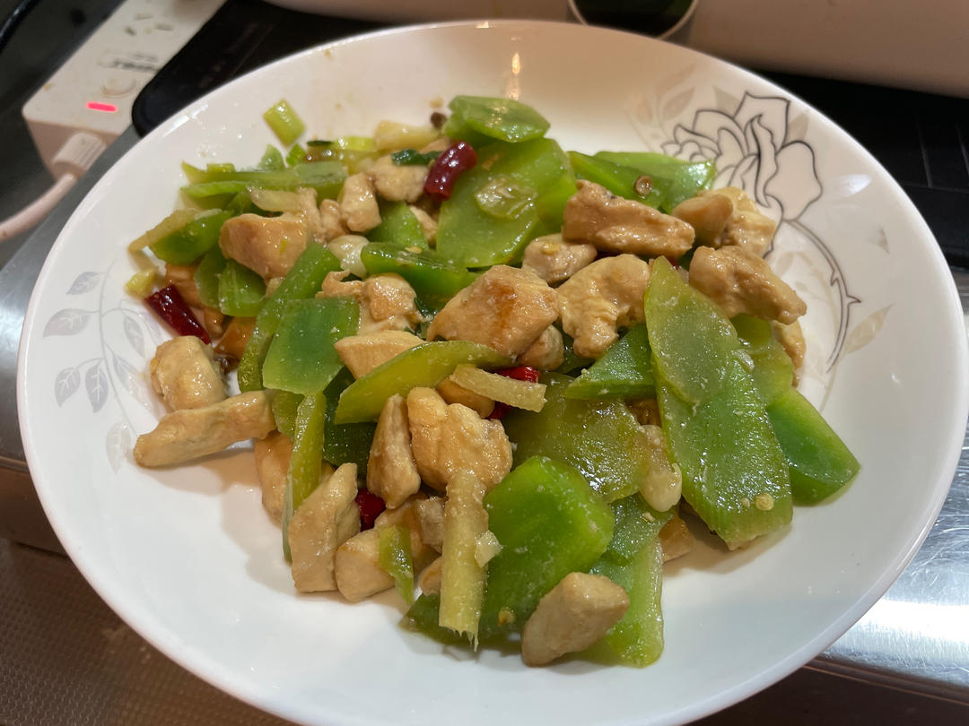莴笋炒鸡胸肉