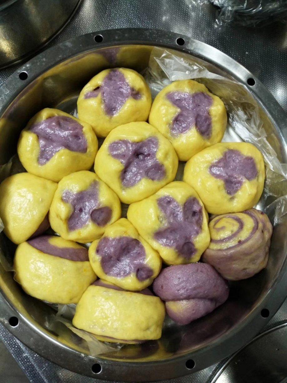 【双色开花紫薯馒头】，馒头也可以有花样儿。