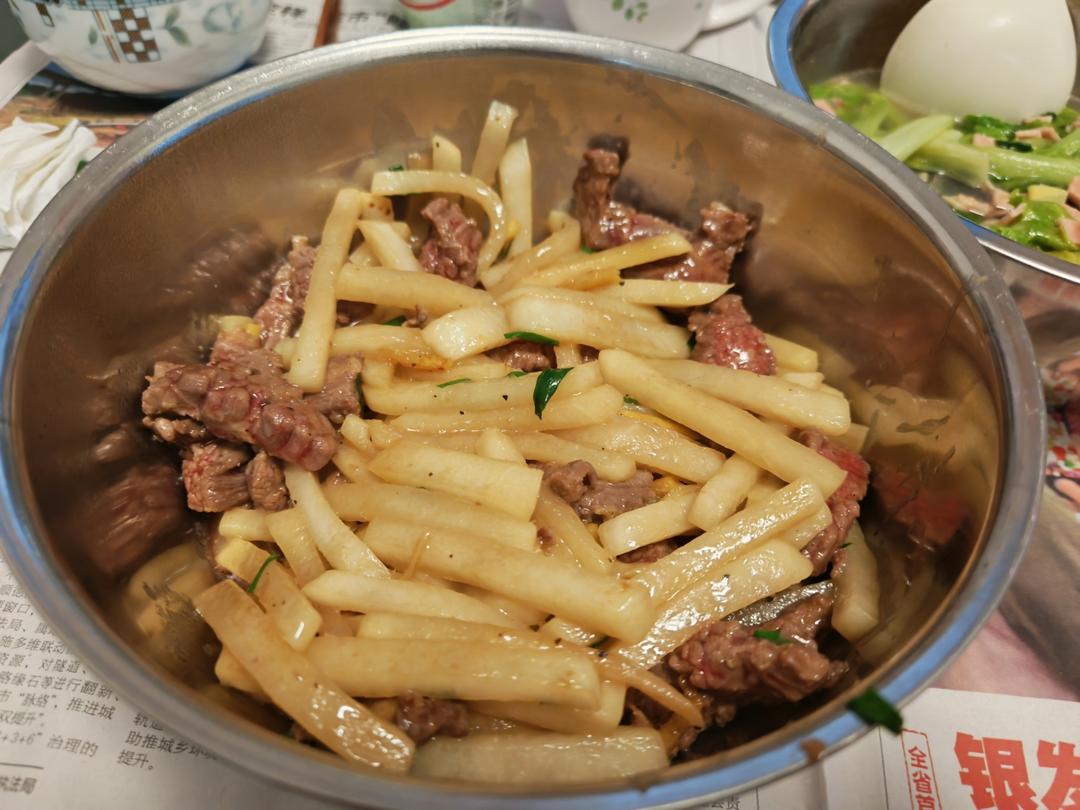 萝卜丝炒牛肉，萝卜小炒最好吃的做法了