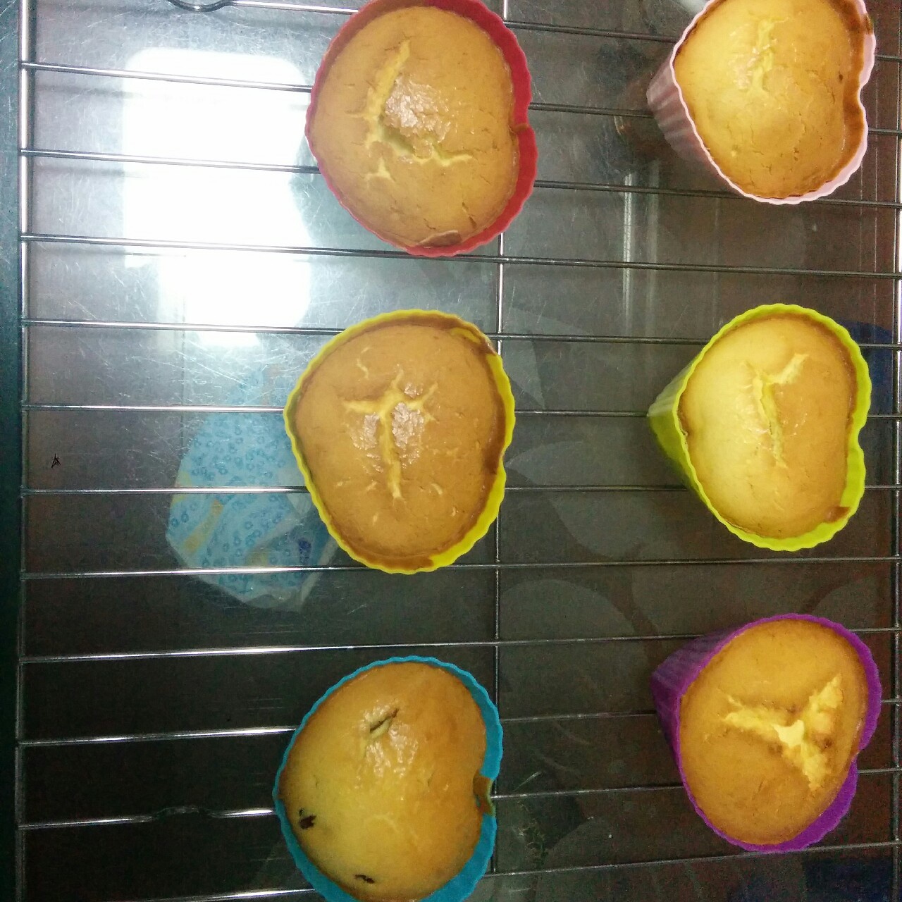 蛋香十足の海绵杯子蛋糕，伴手礼好选择。