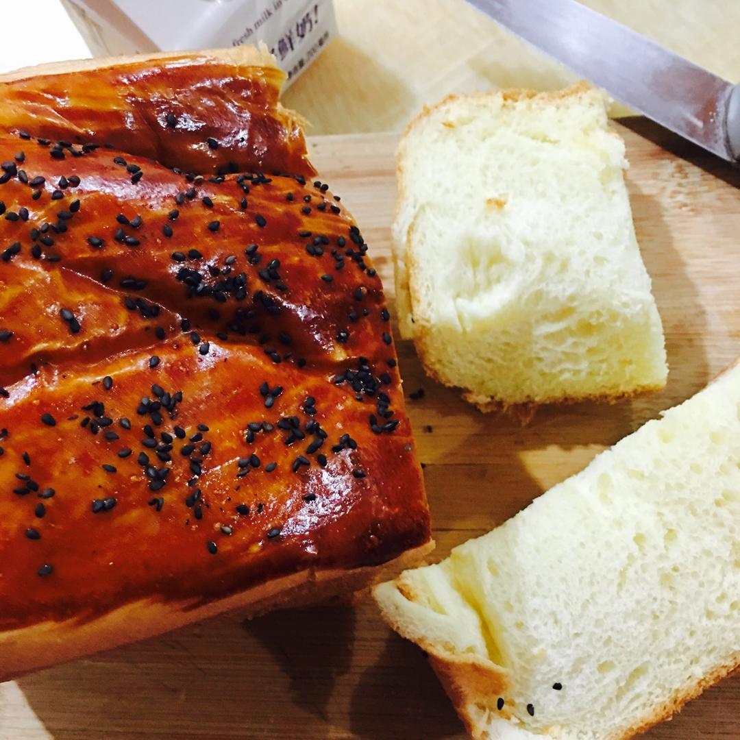 超软淡奶油一键式面包