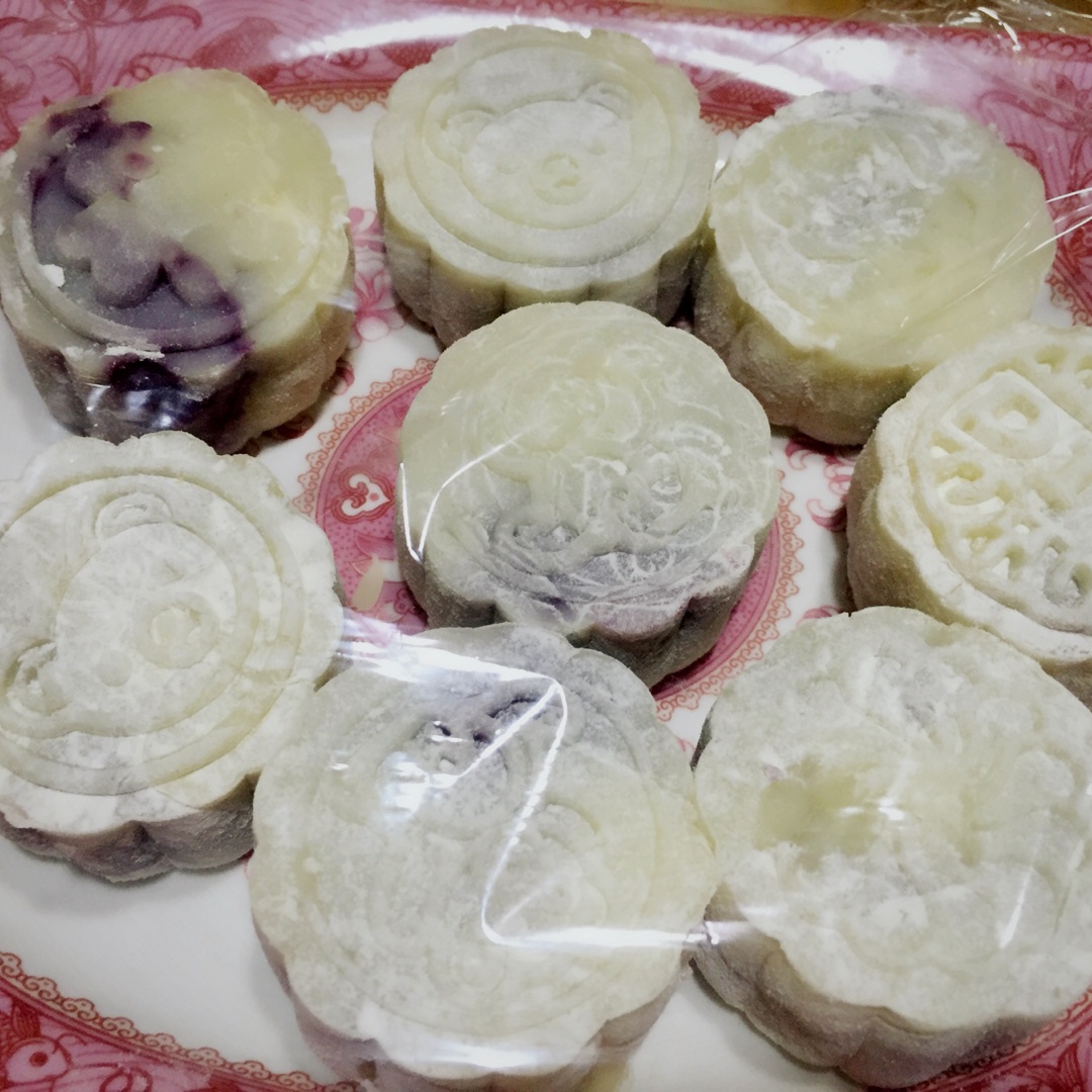紫薯冰皮月饼