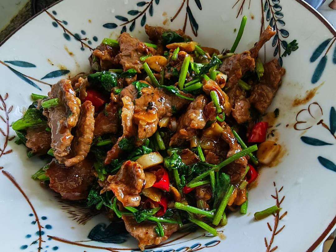 小炒黄牛肉，肉嫩味香！太好吃了简直是米饭杀手！