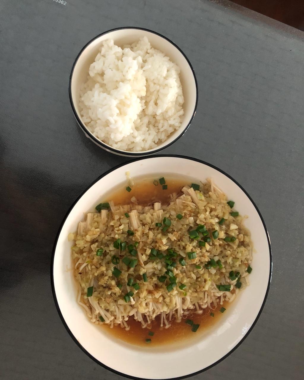 蒜蓉蒸金针菇