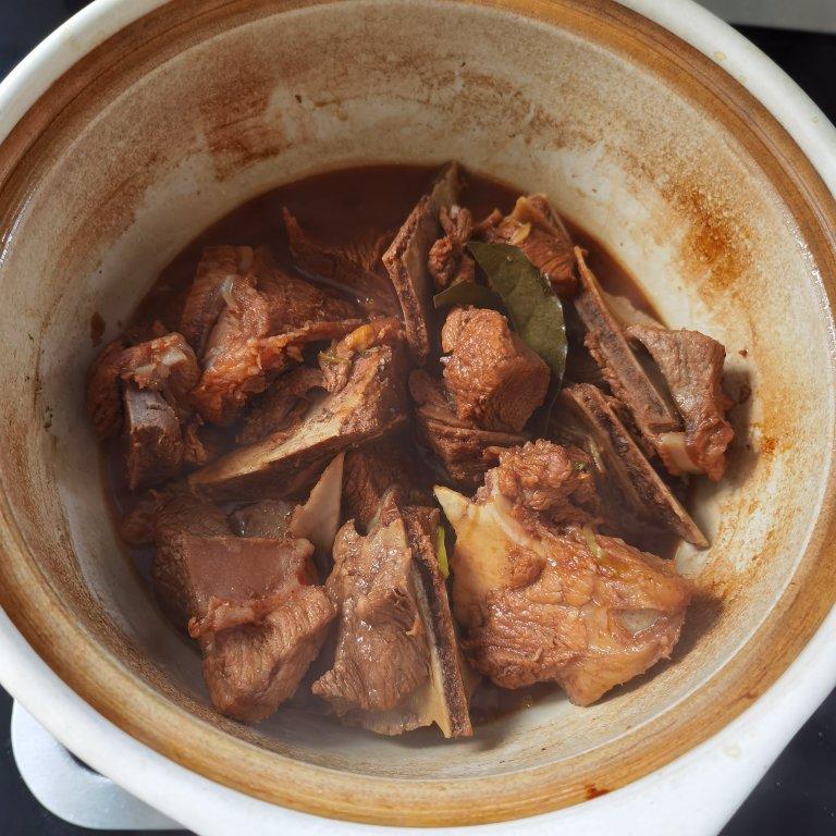 简单的砂锅炖骨头