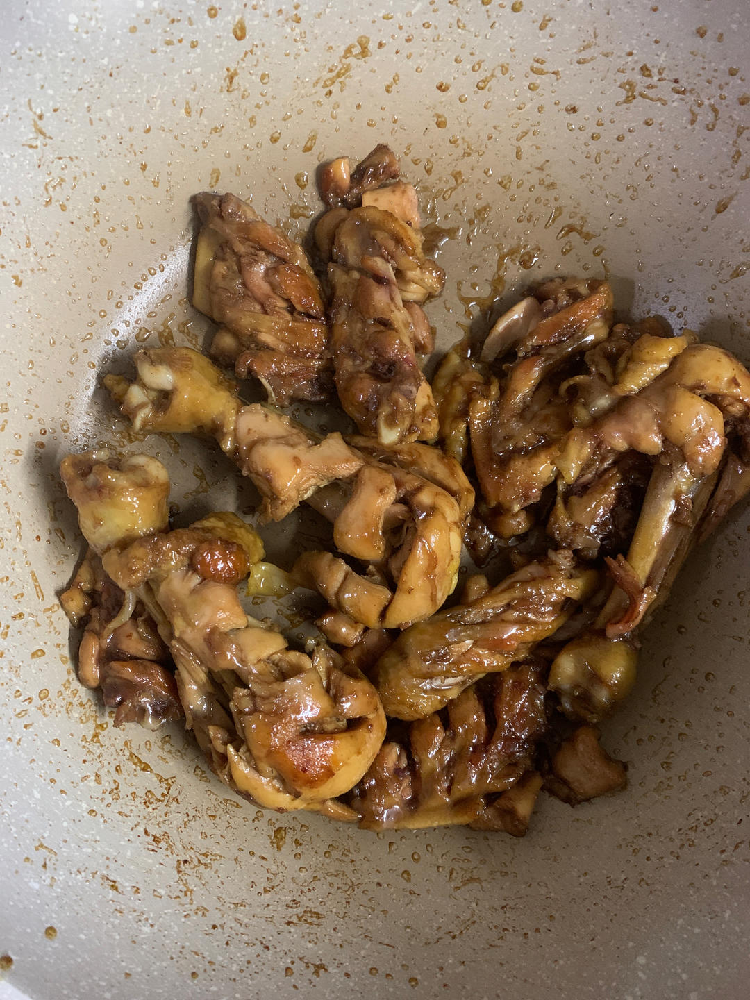 可乐鸡翅，好吃到舔手指，隔壁小孩馋哭了！