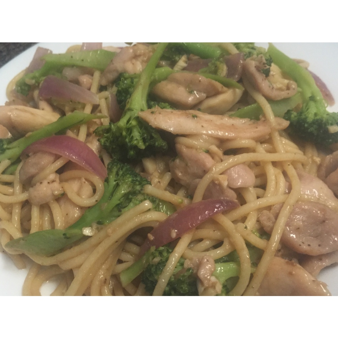 麻酱鸡肉面  Sesame paste Chicken Noodles