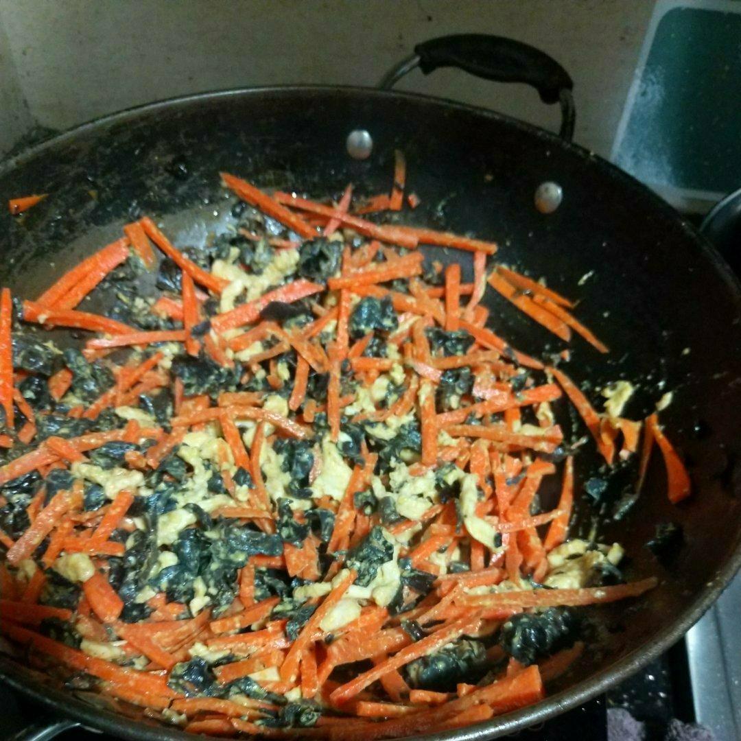 素炒胡萝卜木耳鸡胸肉