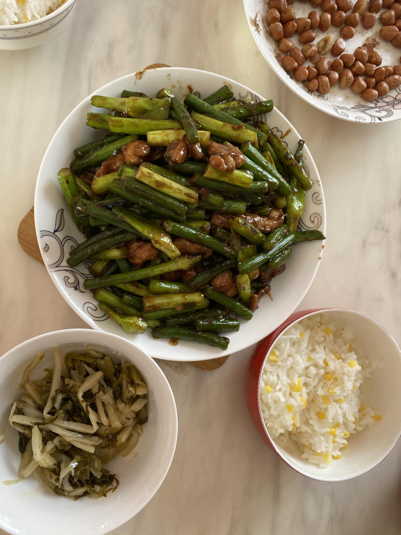 andrea2a1b做的蒜苔这样炒60能吃三碗饭超级下饭的家常菜