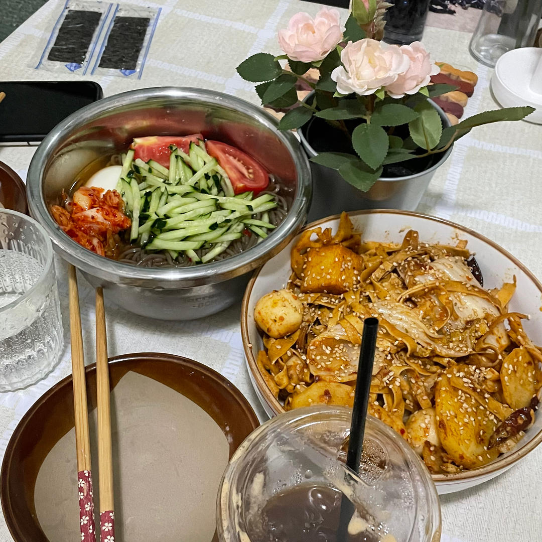 快给你心爱的人们做/送饭吧！