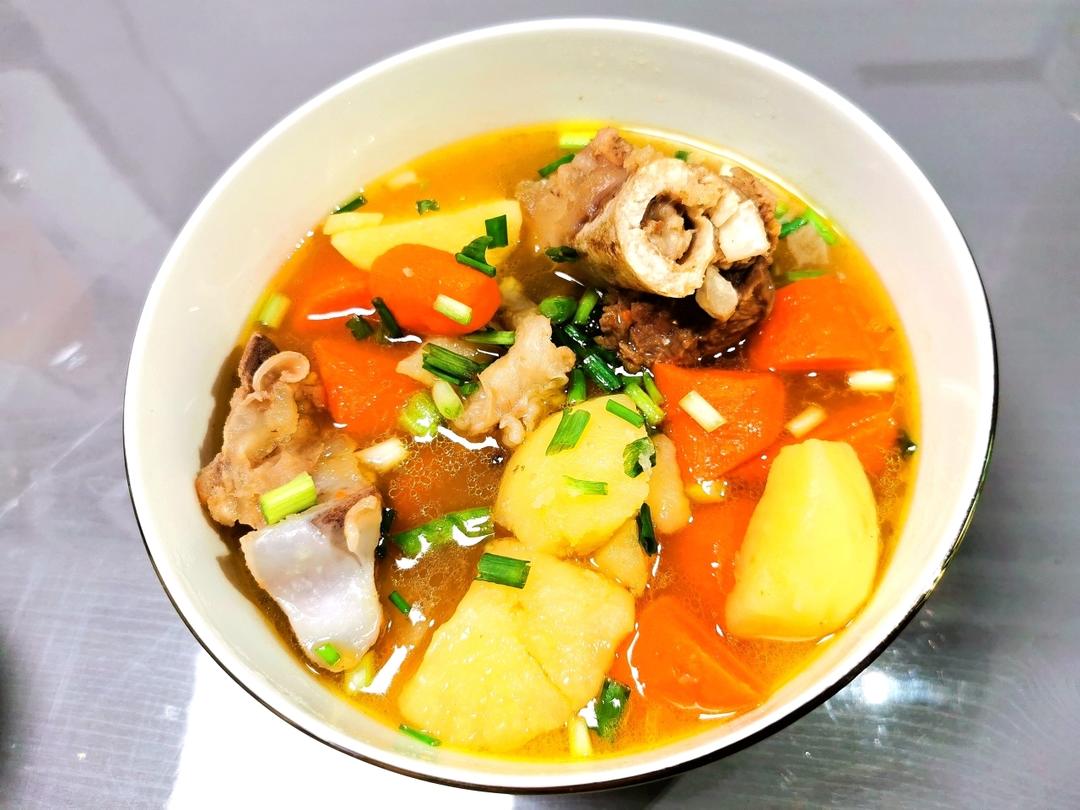 胡萝卜土豆炖排骨