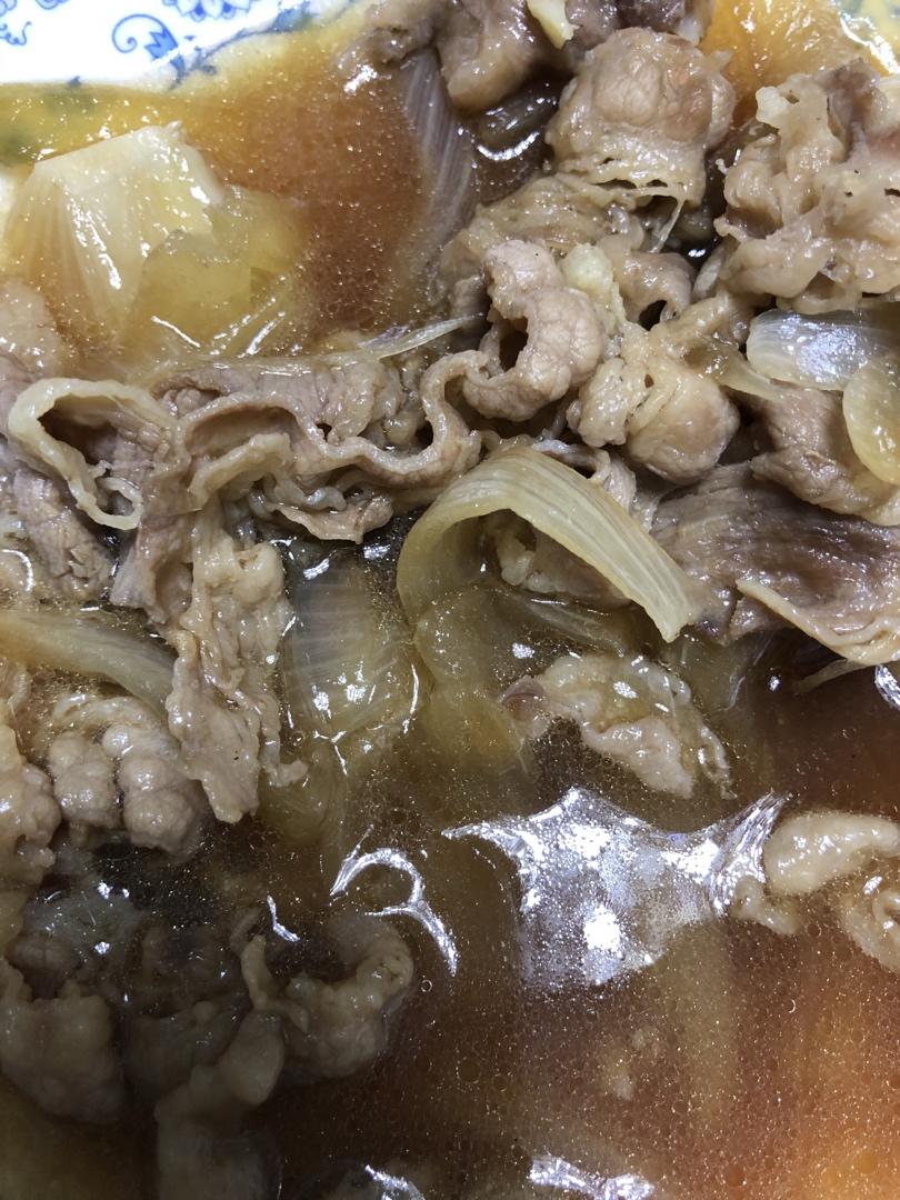 牛丼温泉卵入り（日式温泉蛋牛肉饭）
