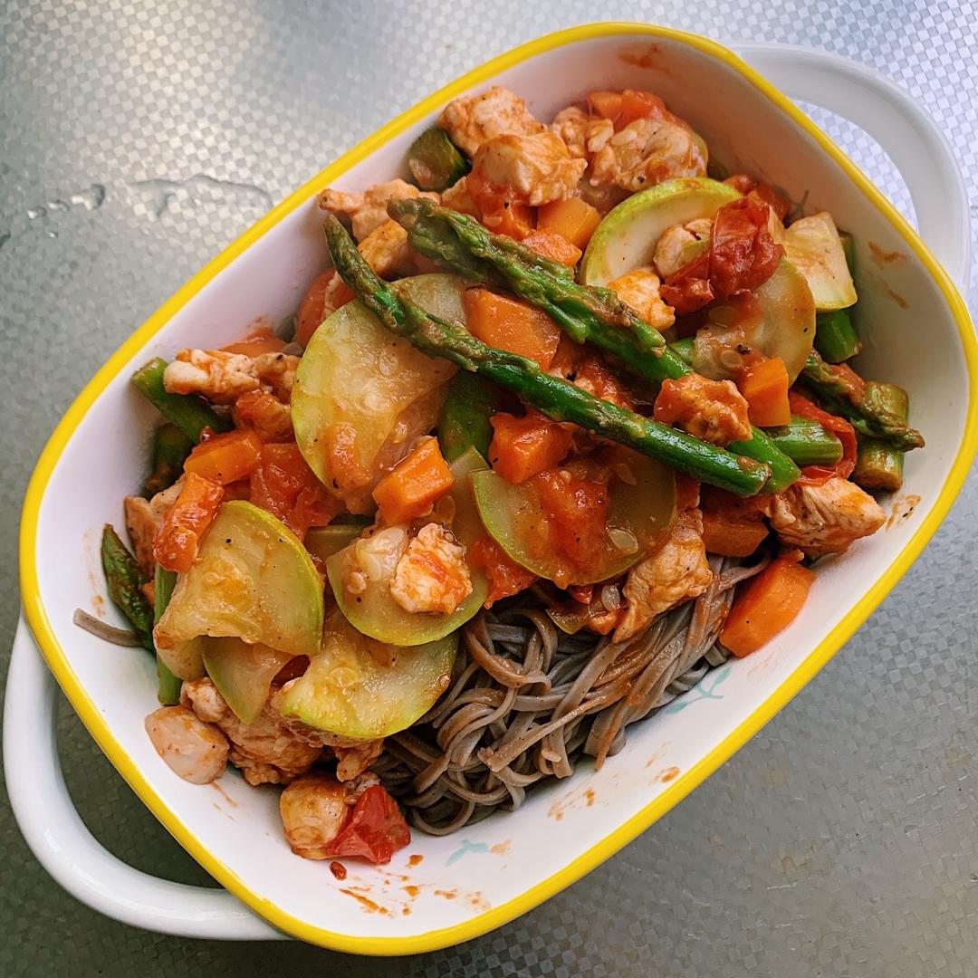 减脂晚餐-番茄荞麦面。好吃哭