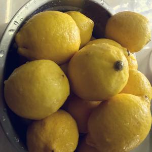 白糖腌柠檬🍋的做法 步骤1