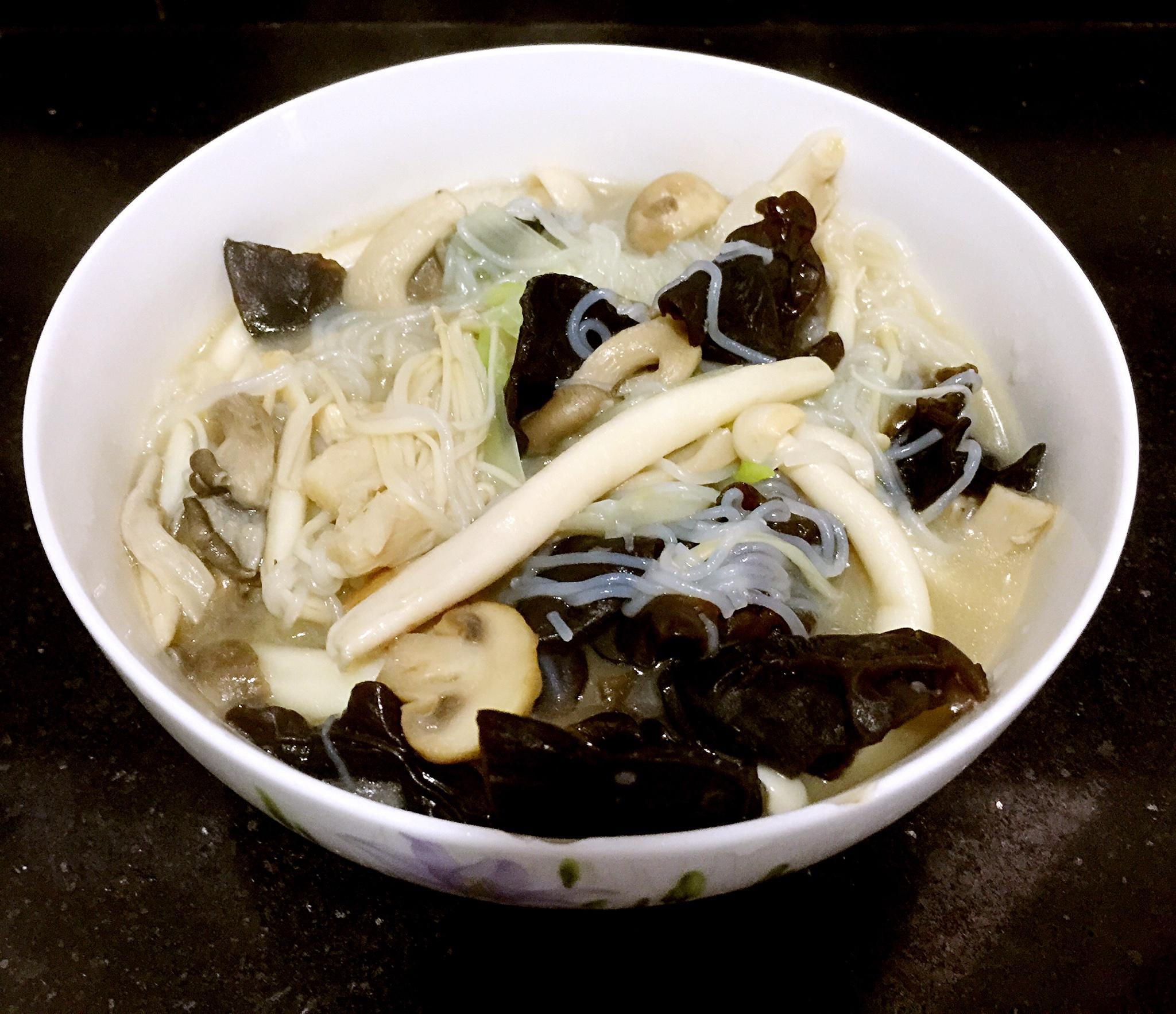 白菜菌汤的做法