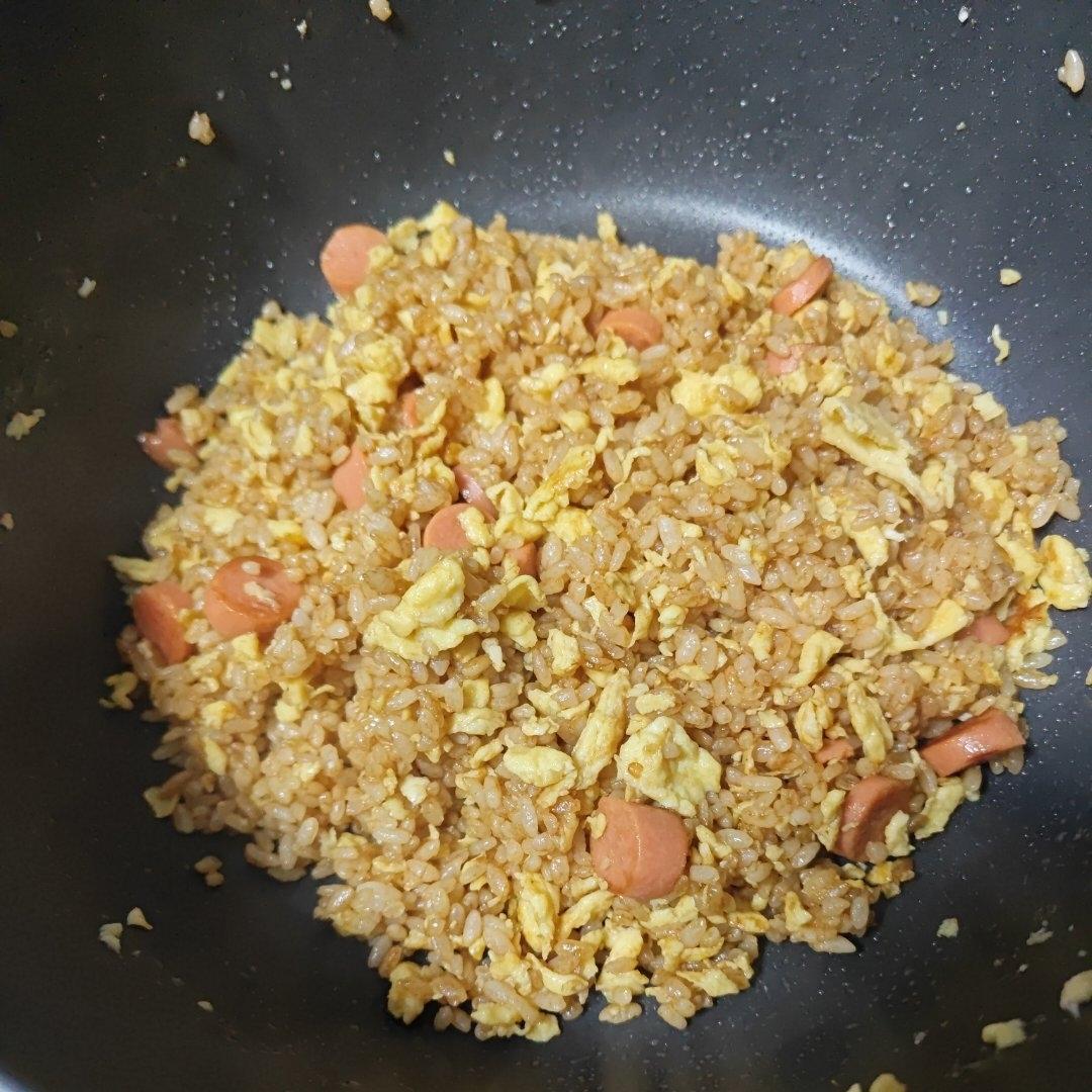 超级好吃的酱油火腿蛋炒饭！