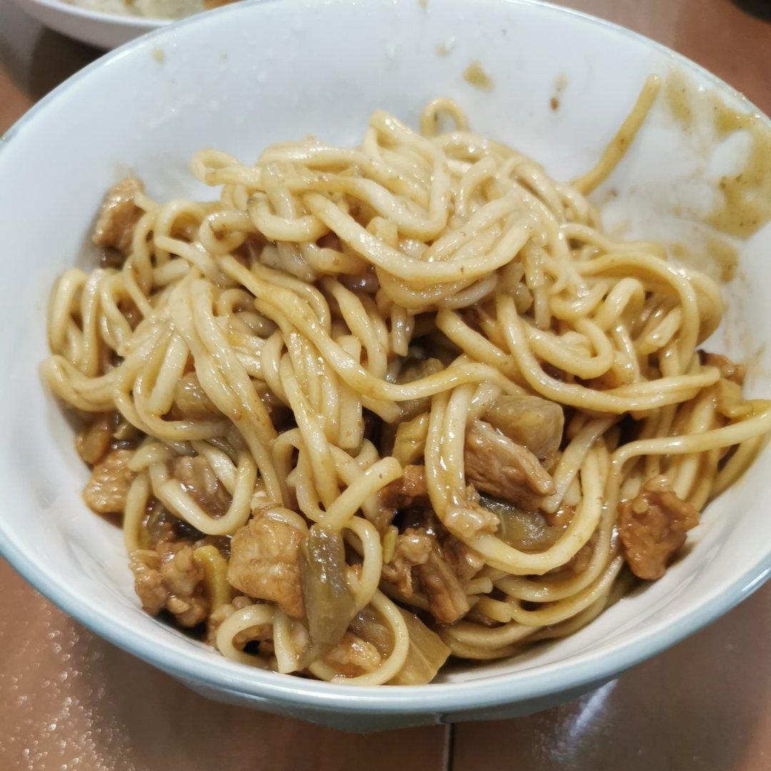 无敌好吃的【鱼香肉沫茄子焖面】，吃完舔盘🍜