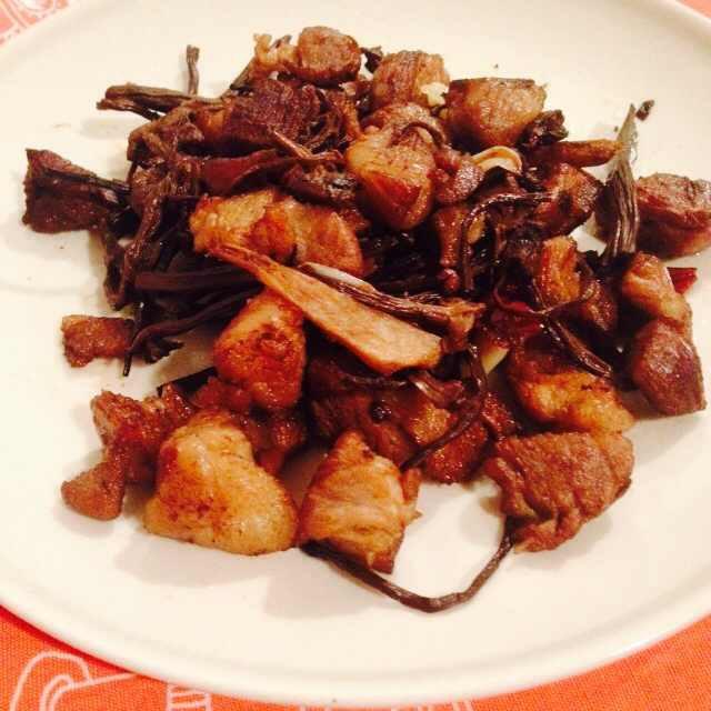 干锅茶树菇猪肉的做法