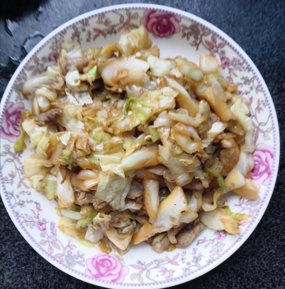 圆白菜肉炒饼