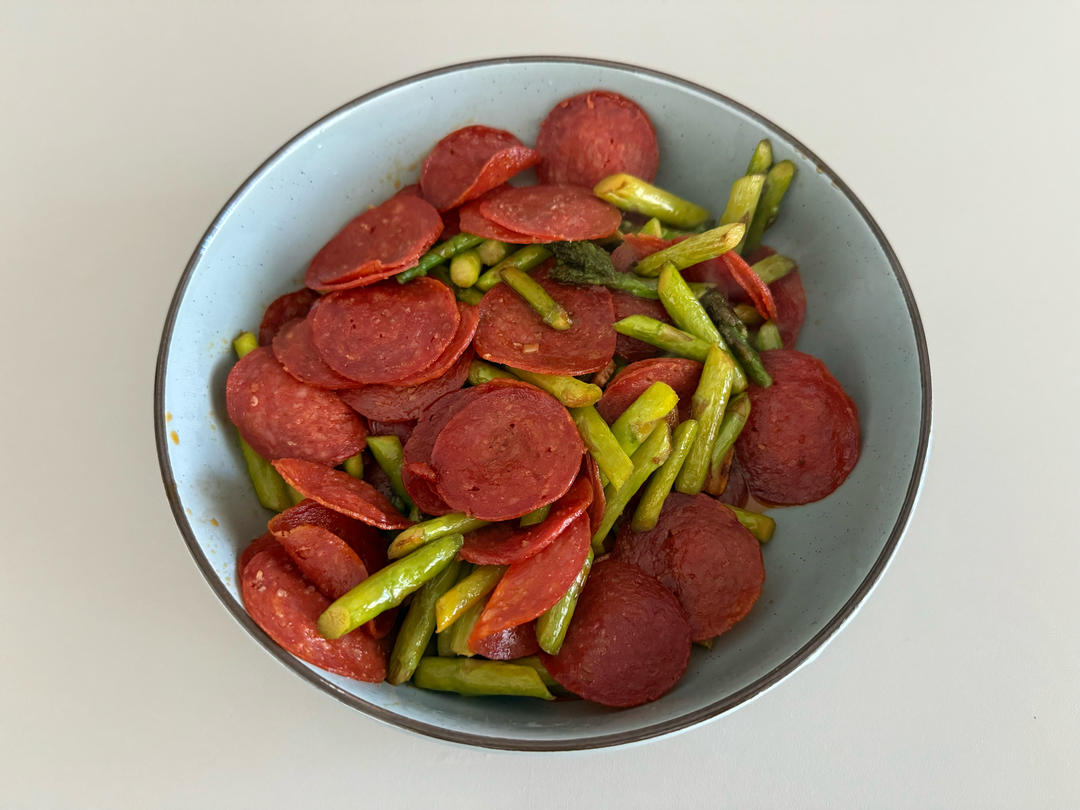 荤素搭配--芦笋炒腊肠