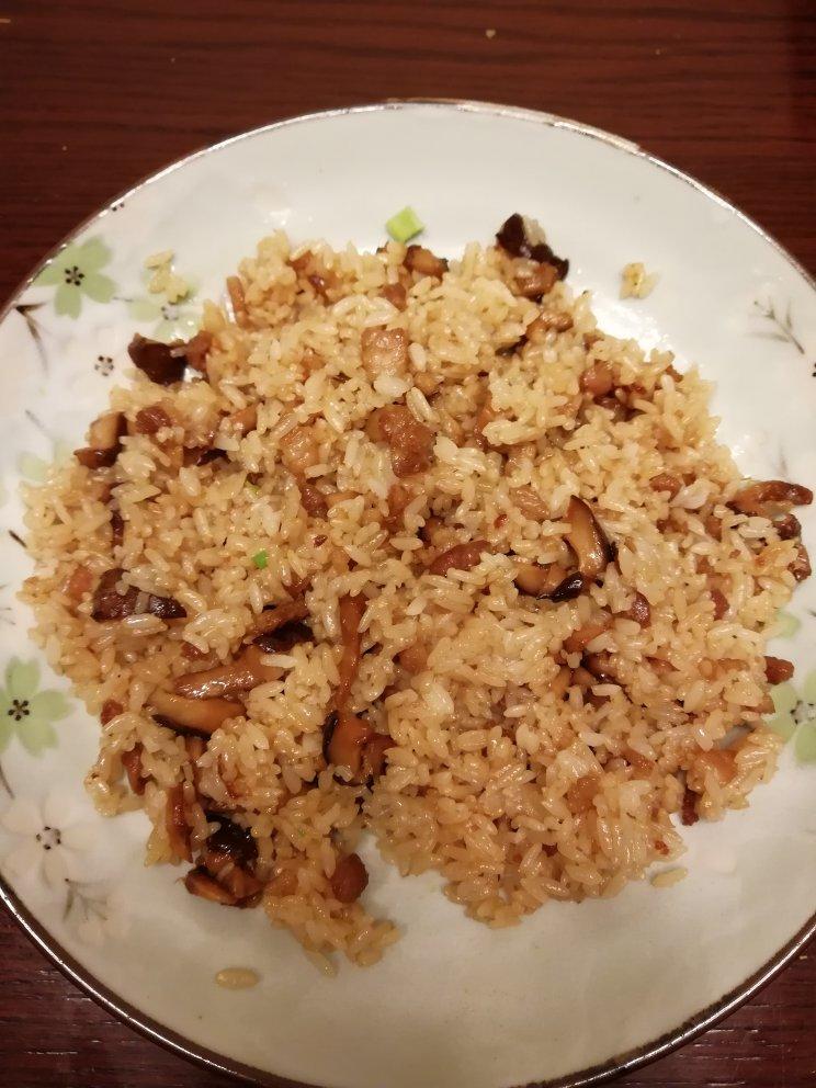 香菇肉丁油饭