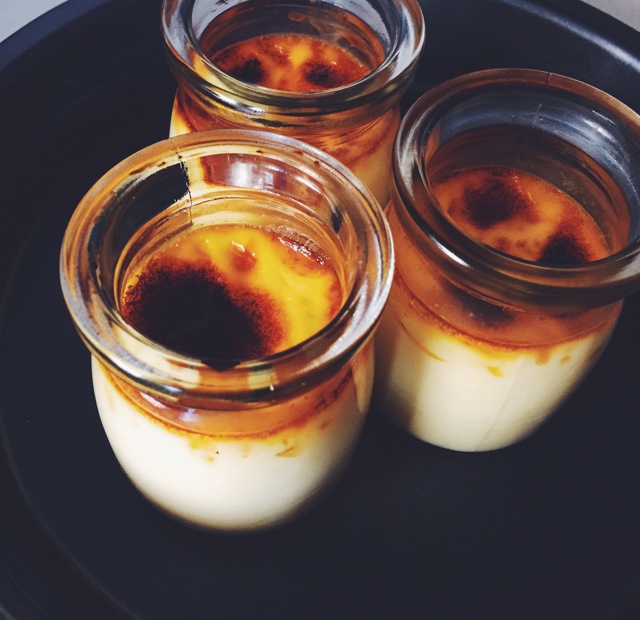 Crèmebrulée。法式烤布雷。焦糖布丁。