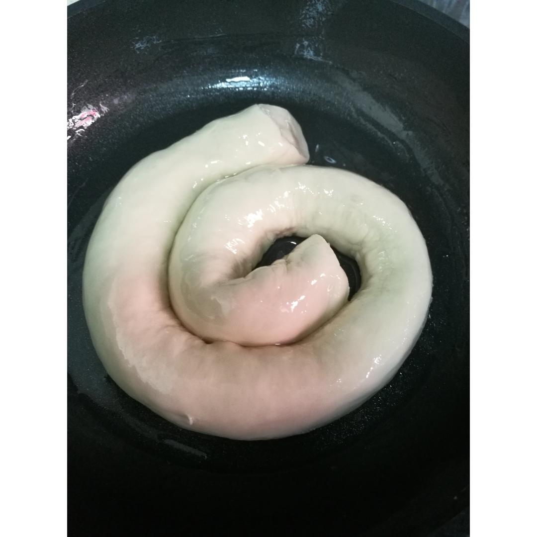 拉条子，抻面（诺）