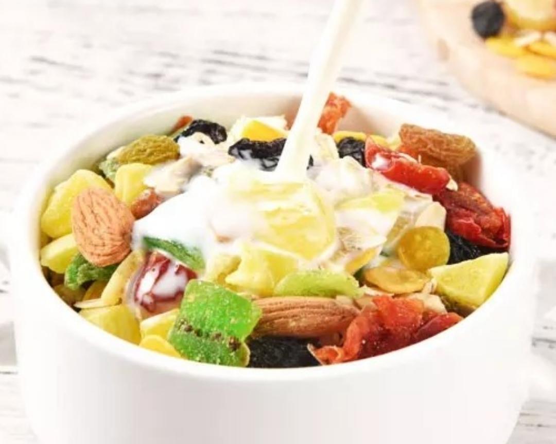 牛奶水果坚果玉米片燕麦粥的做法