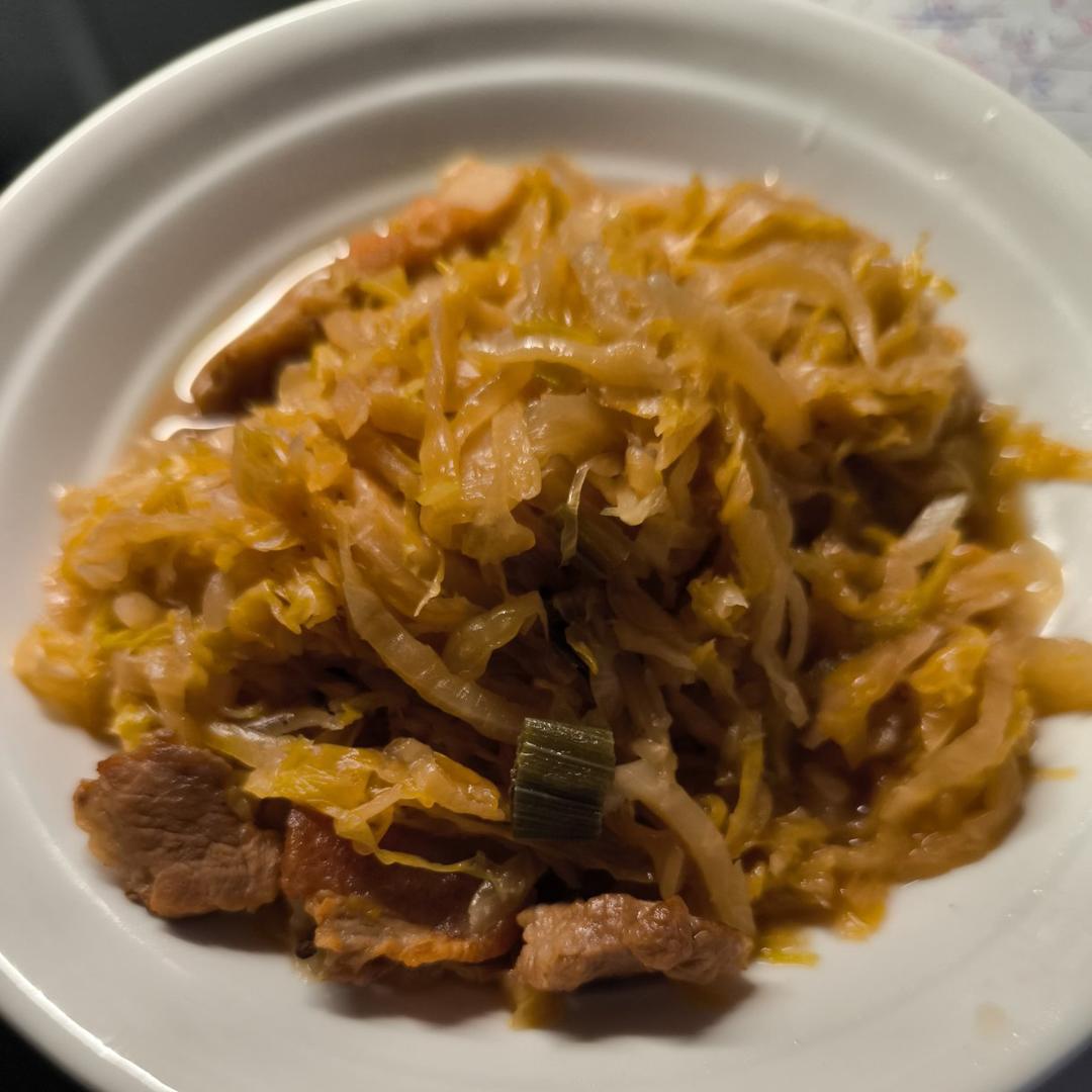 酸菜炖五花肉