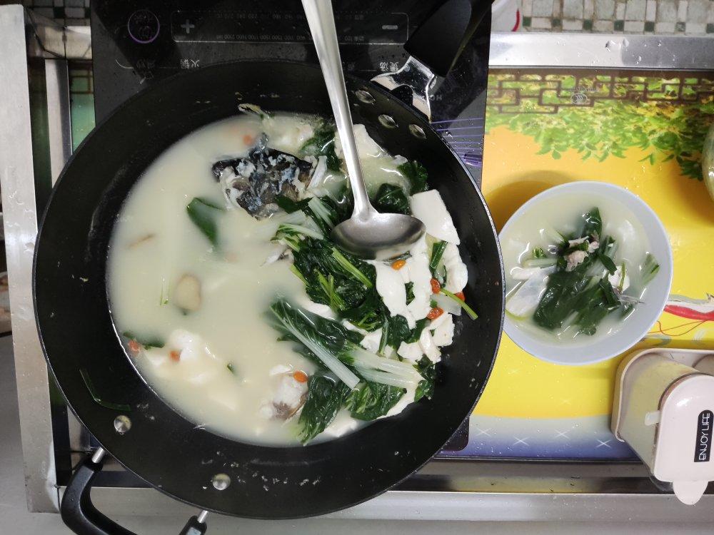 鱼头豆腐汤