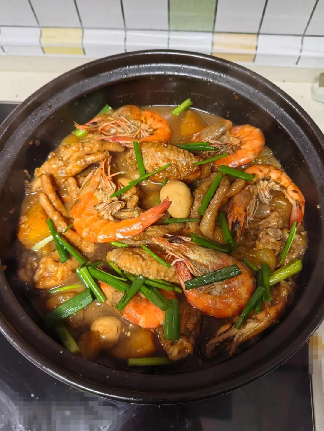 鸡爪虾煲